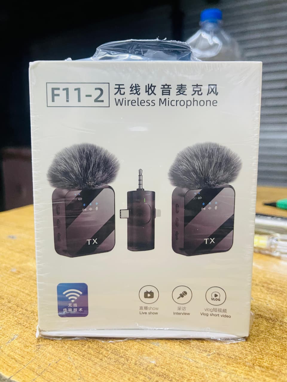 F11-2 Wireless Microphone For IPhone & Android and Camera